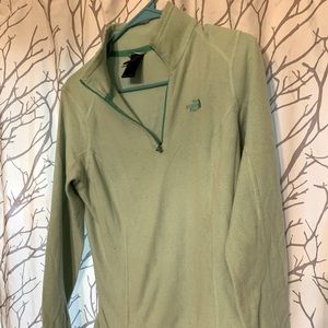 Light weight north face pullover fleece